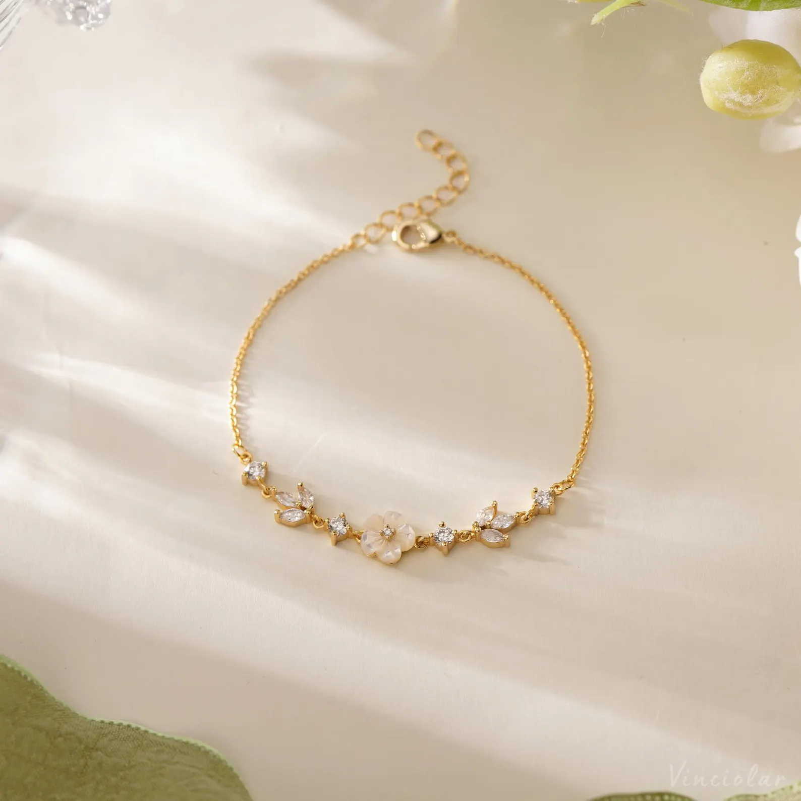Mother of Pearl Flower Bracelet